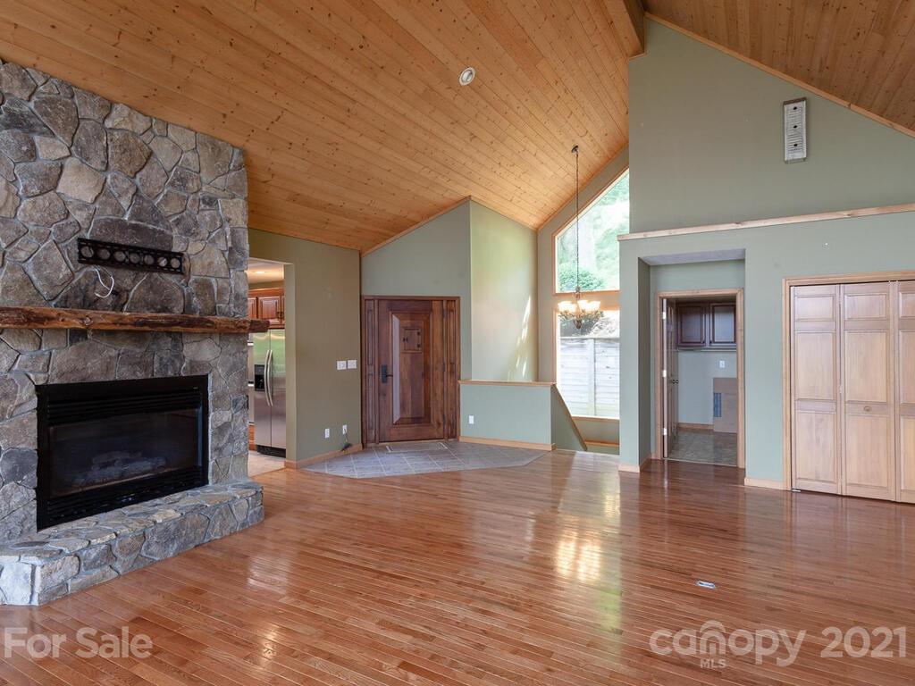 2520 Mountain Air thumbnail image 9