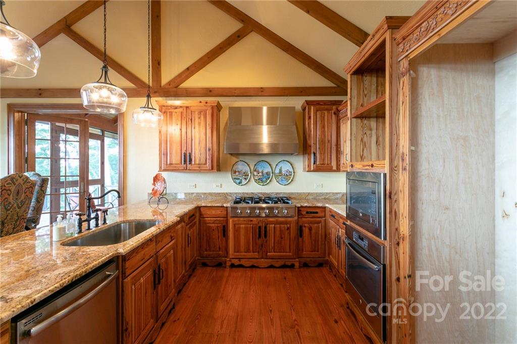 160 Cliff's Edge thumbnail image 12