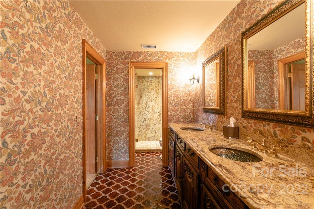 160 Cliff's Edge thumbnail image 36