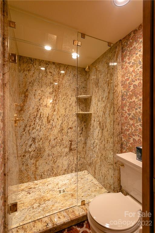 160 Cliff's Edge thumbnail image 37