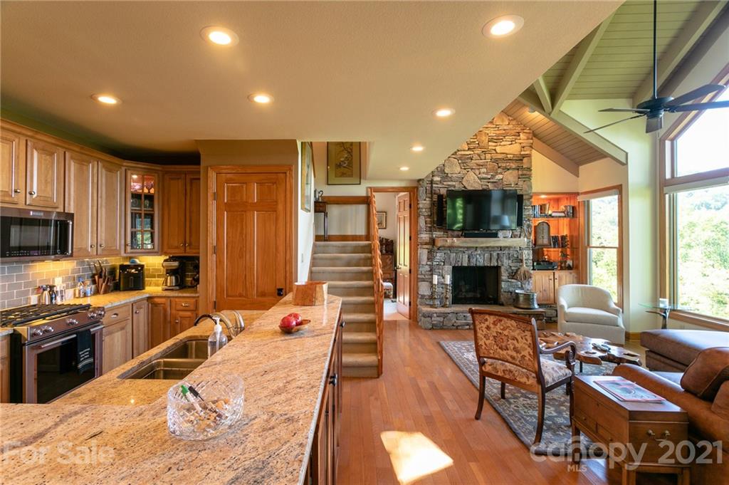 825 Andrew Banks thumbnail image 16