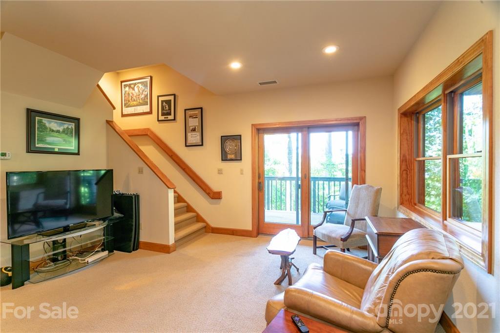 825 Andrew Banks thumbnail image 35