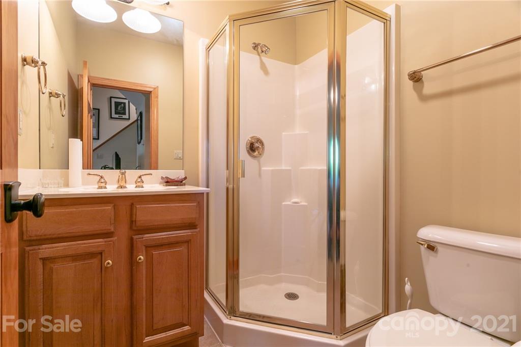 825 Andrew Banks thumbnail image 37