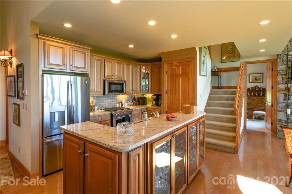 825 Andrew Banks thumbnail image 7