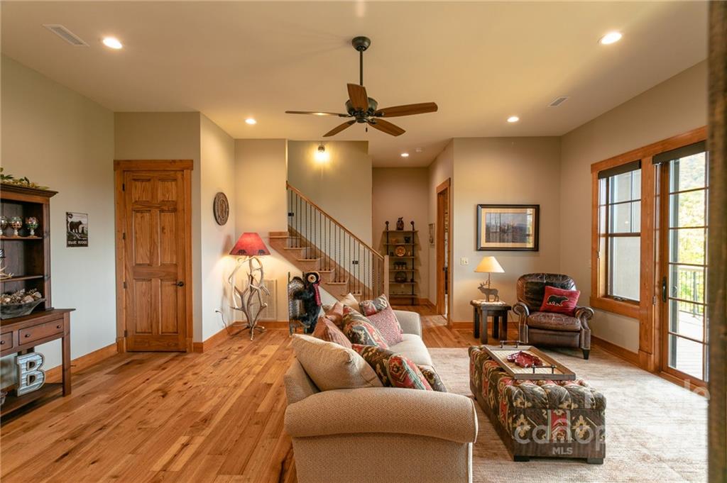 405 Spring Rock thumbnail image 25