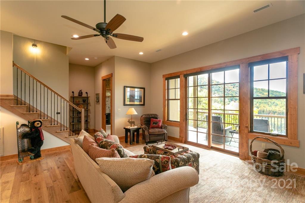 405 Spring Rock thumbnail image 26