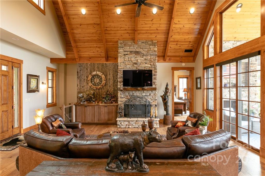 405 Spring Rock thumbnail image 6