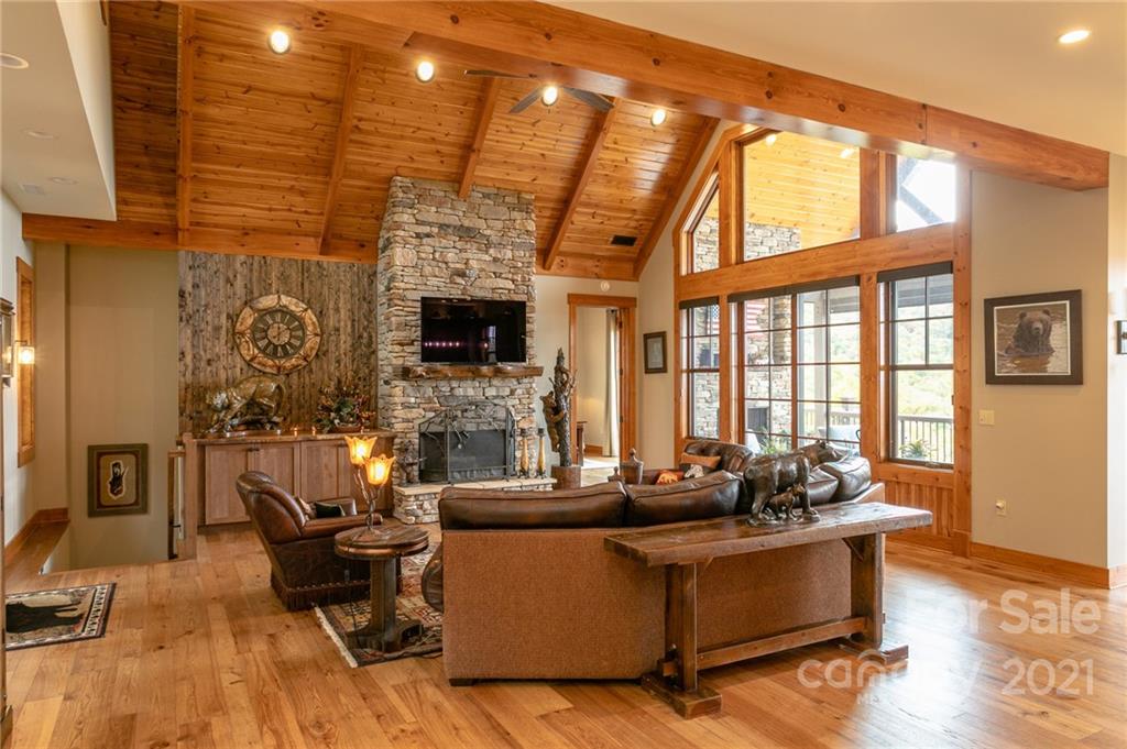 405 Spring Rock thumbnail image 10