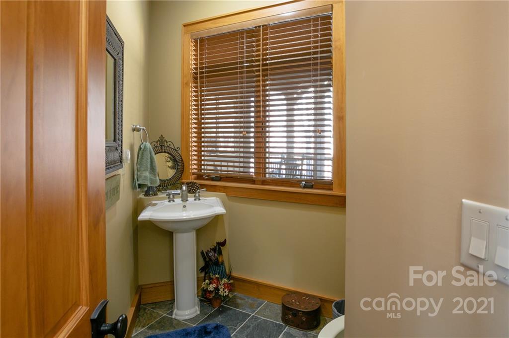 3226 Mountain Air thumbnail image 17