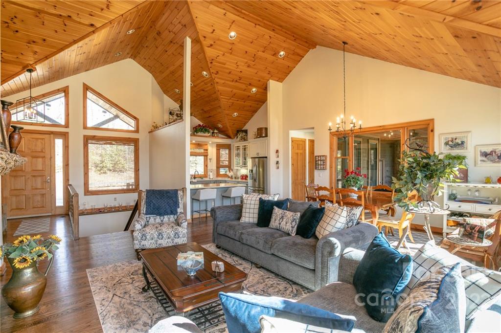 189 Smokehouse thumbnail image 10