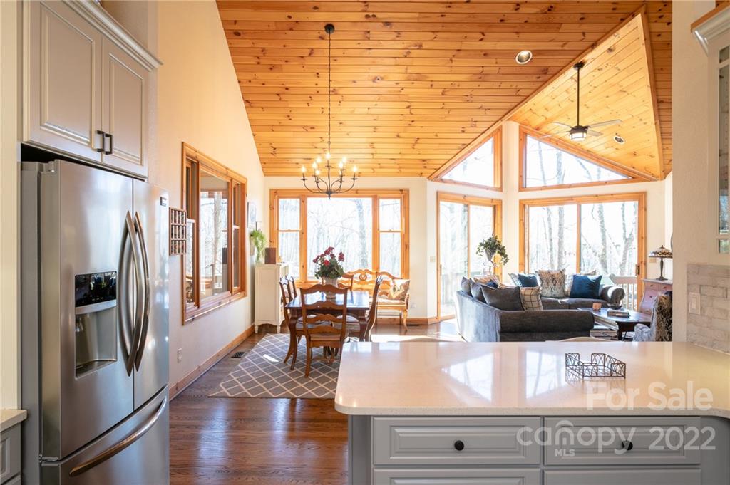 189 Smokehouse thumbnail image 14