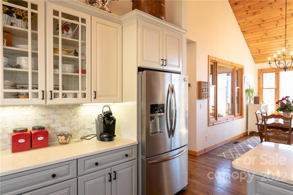 189 Smokehouse thumbnail image 15