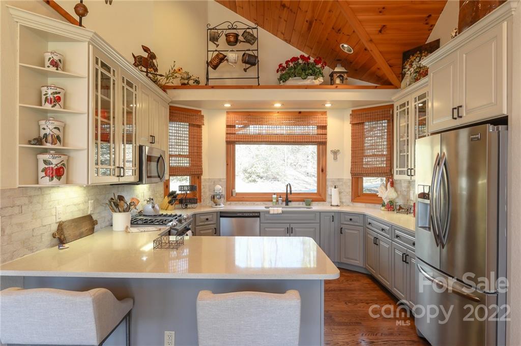 189 Smokehouse thumbnail image 17