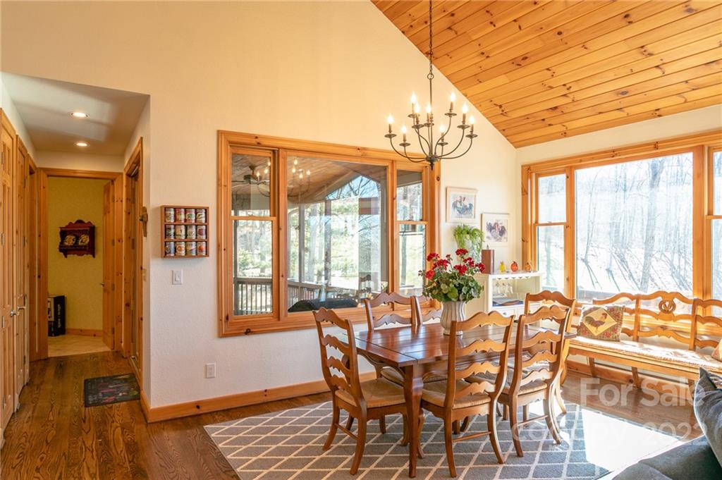 189 Smokehouse thumbnail image 20