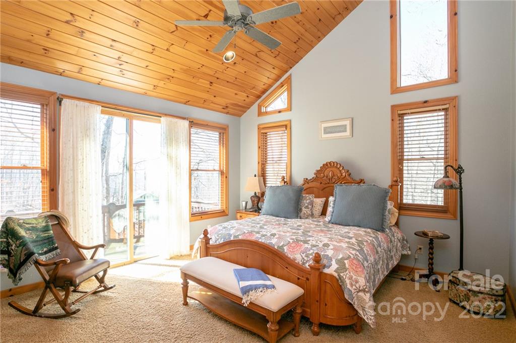 189 Smokehouse thumbnail image 22