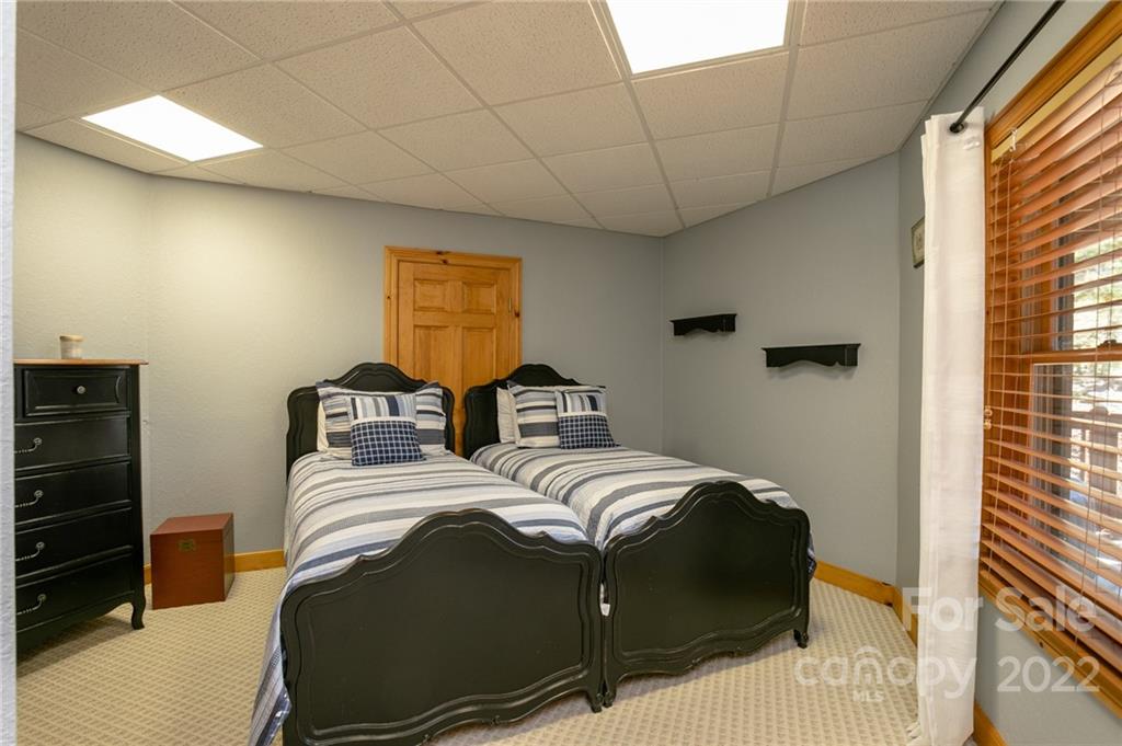 189 Smokehouse thumbnail image 33