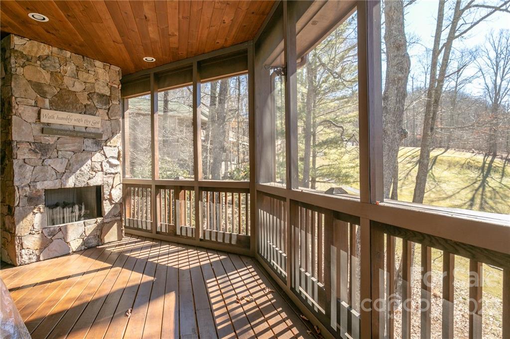 189 Smokehouse thumbnail image 40