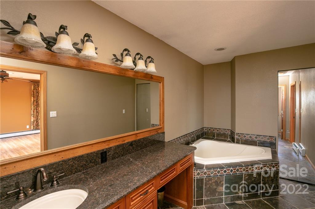 2520 Mountain Air thumbnail image 24