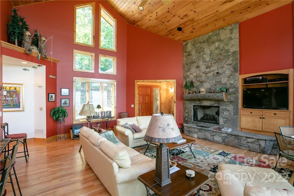 671 Austin Mountain thumbnail image 10