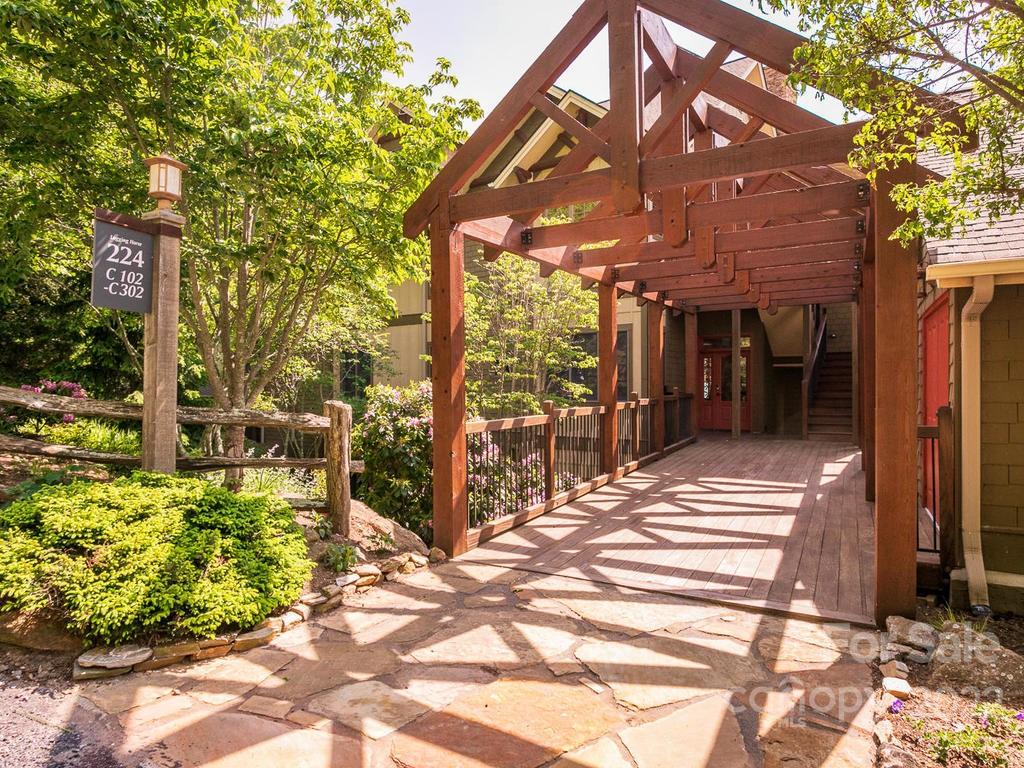 224 Logging Horse thumbnail image 1