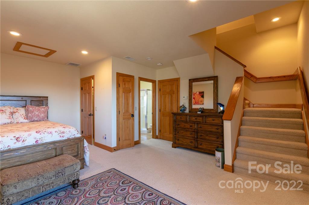 755 Andrew Banks thumbnail image 33