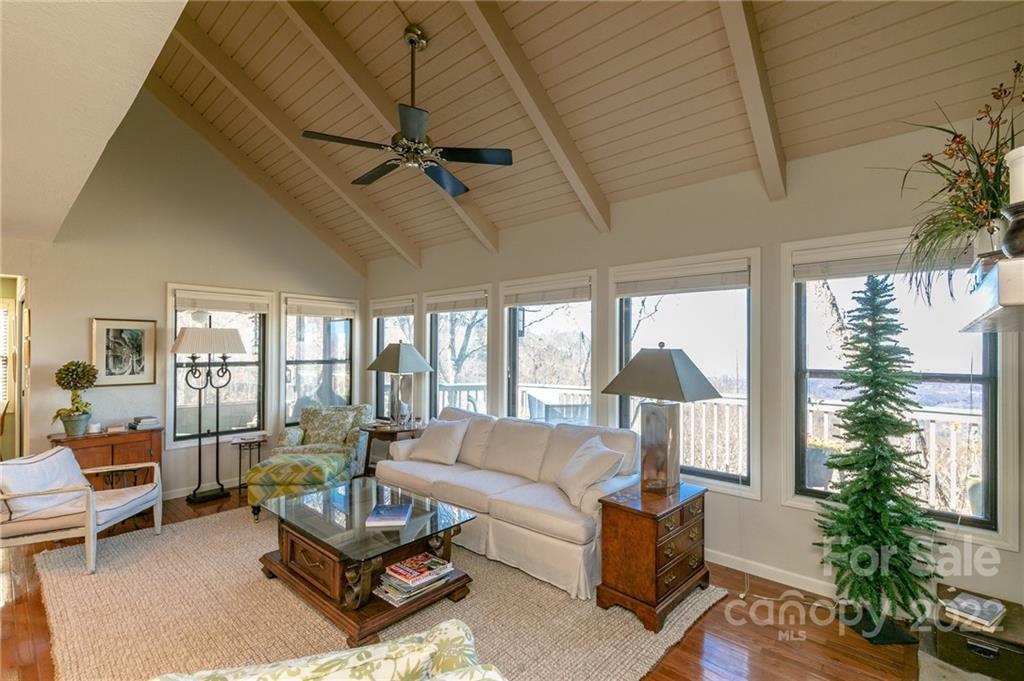 171 Ivy Ridge thumbnail image 4