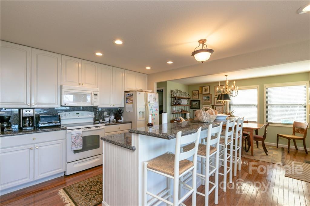 171 Ivy Ridge thumbnail image 5