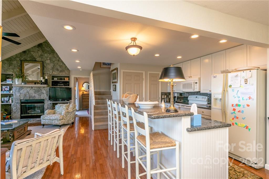 171 Ivy Ridge thumbnail image 6