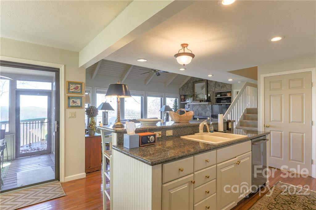 171 Ivy Ridge thumbnail image 7