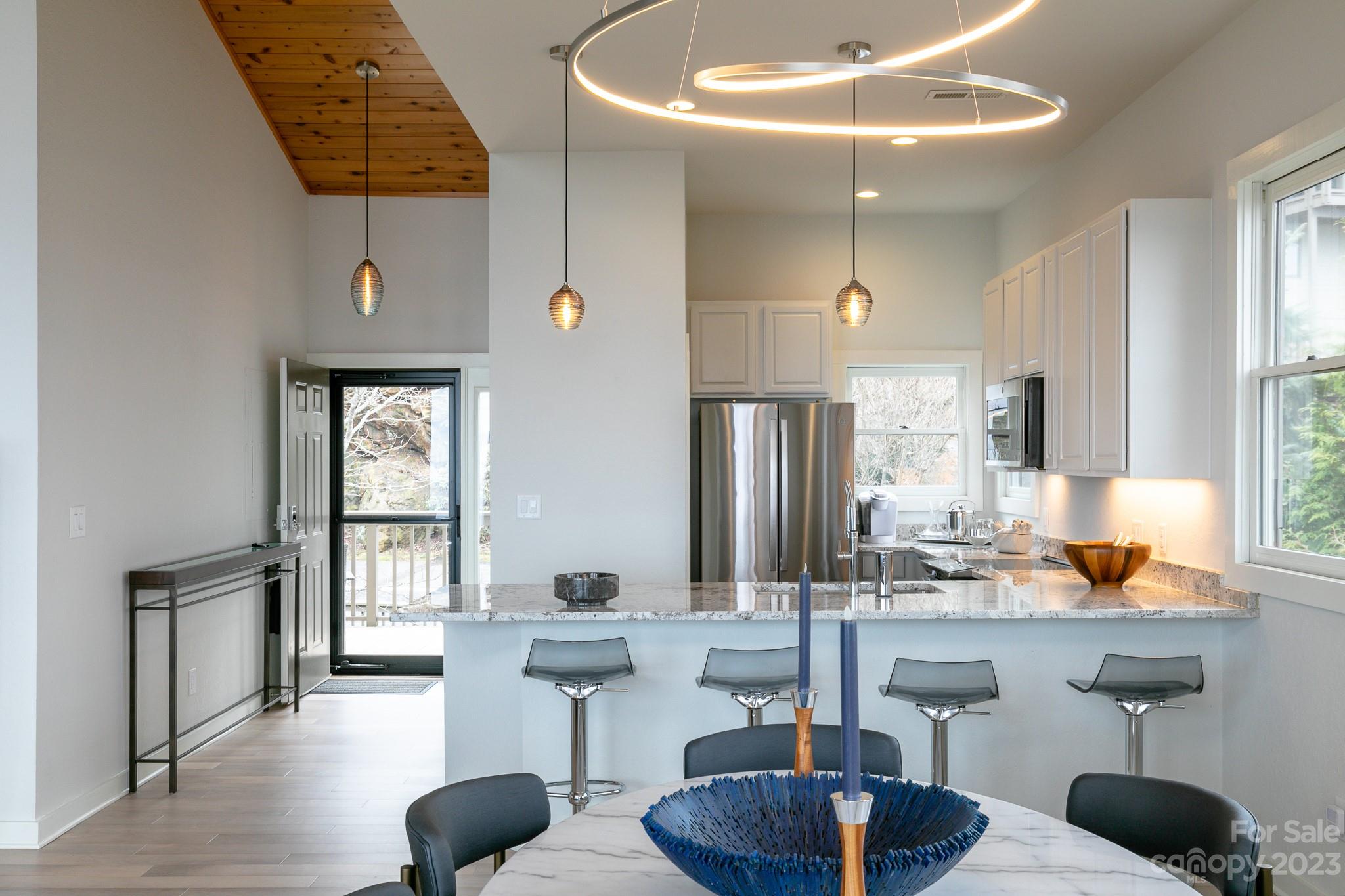 30 Club Villa thumbnail image 12