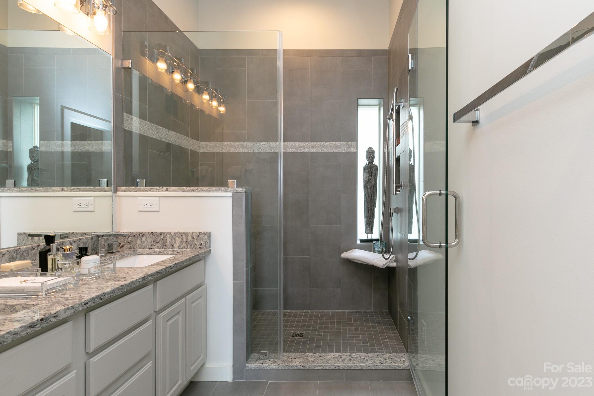 30 Club Villa thumbnail image 24