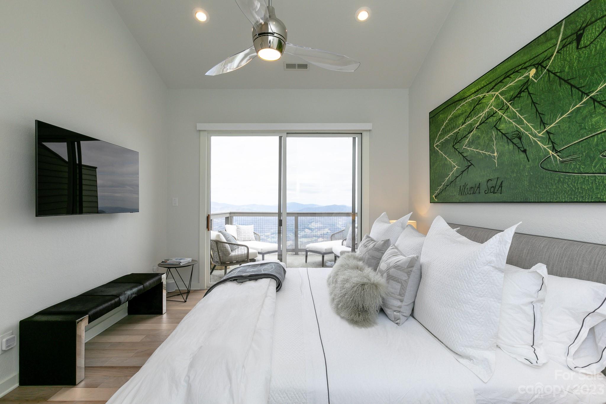 30 Club Villa thumbnail image 28