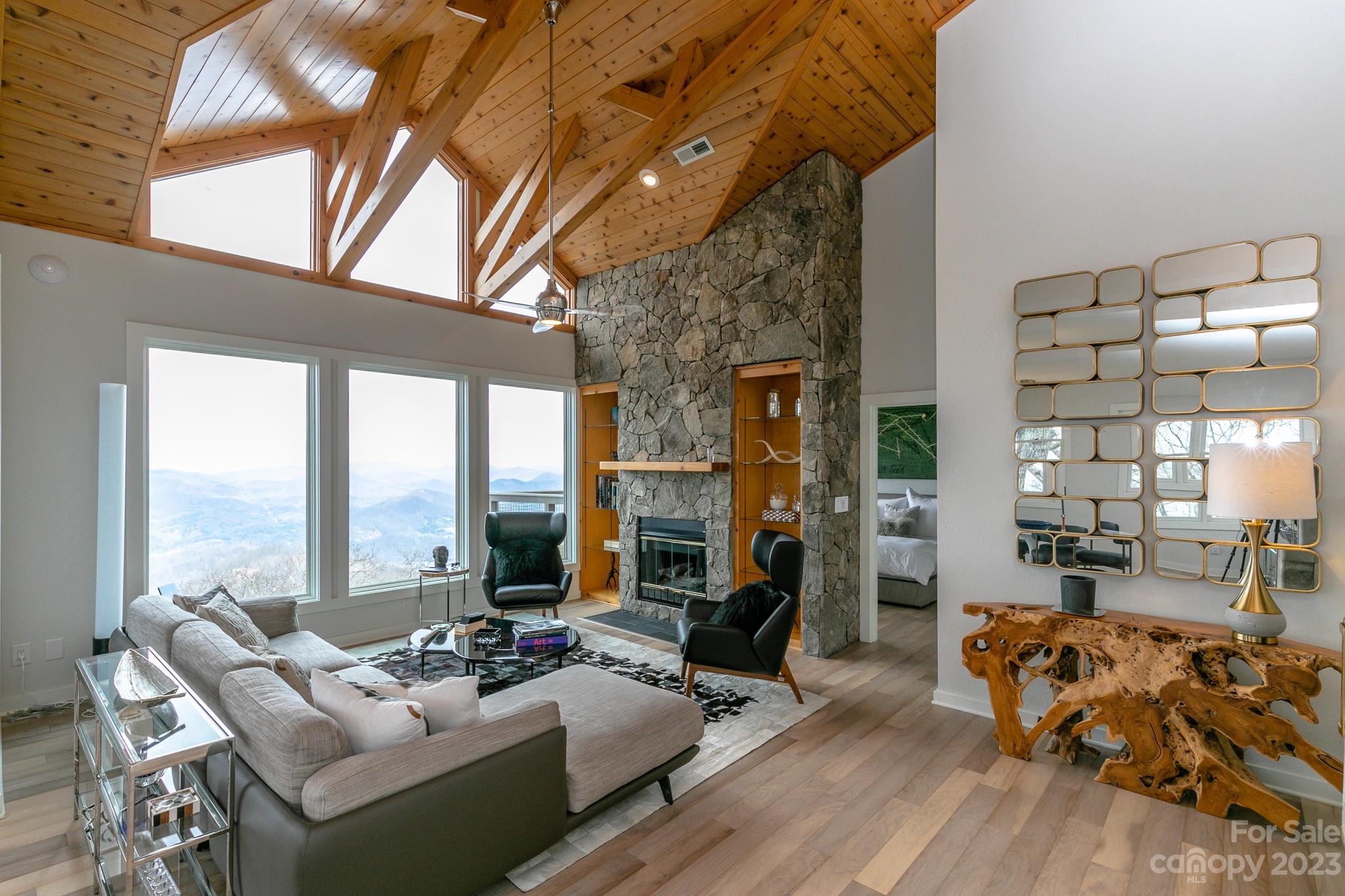 30 Club Villa thumbnail image 5