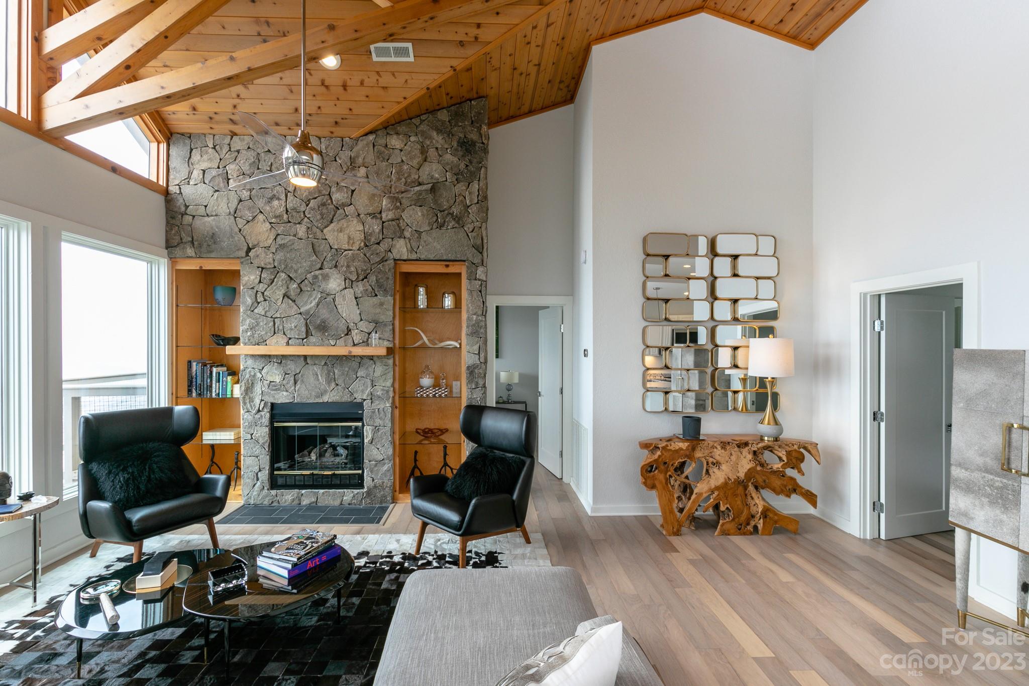 30 Club Villa thumbnail image 7