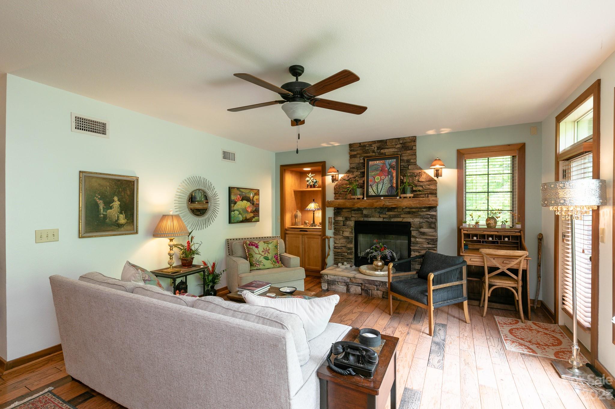 222 Creekside Way D-201 thumbnail image 5