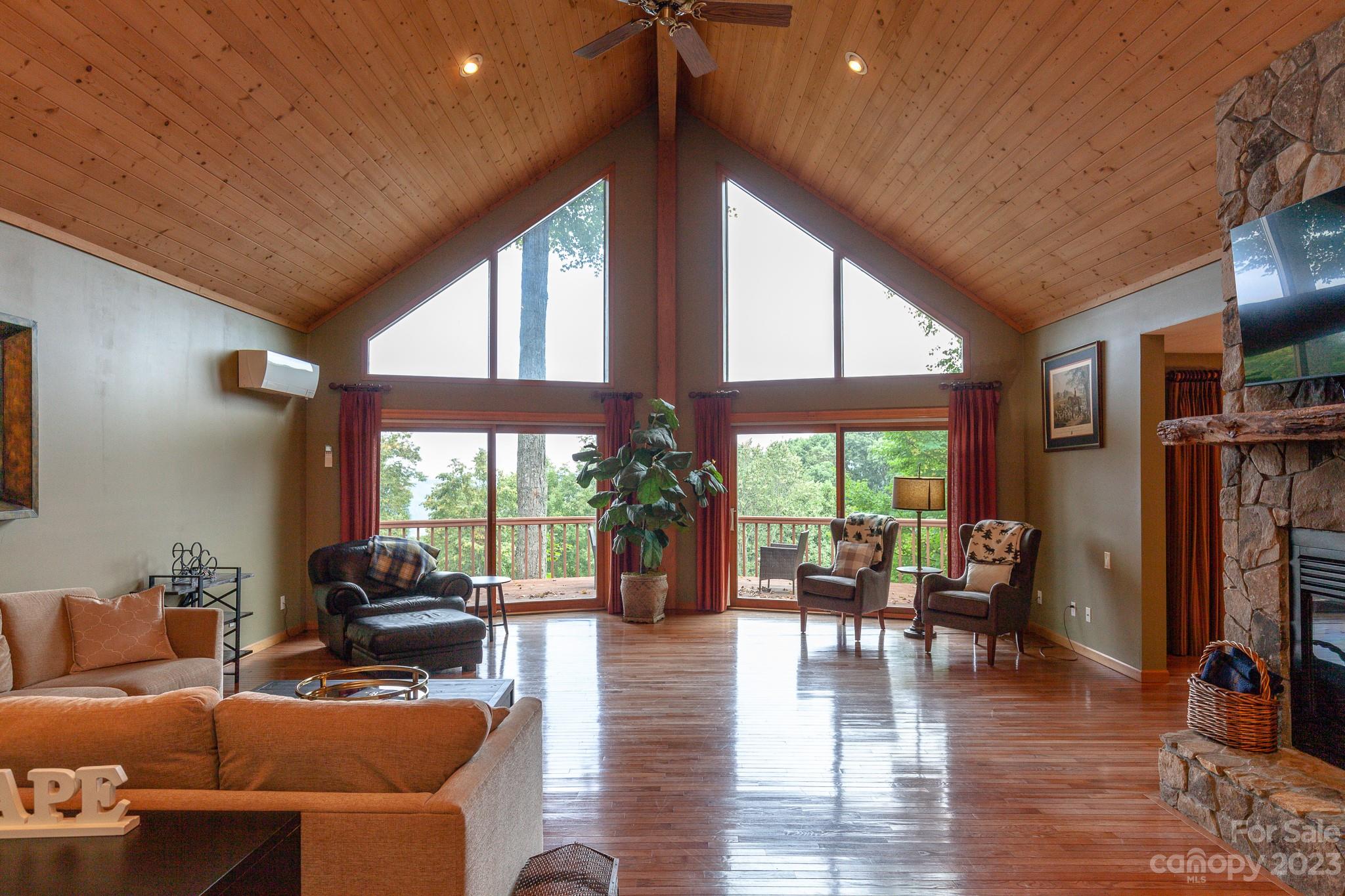 2520 Mountain Air thumbnail image 6