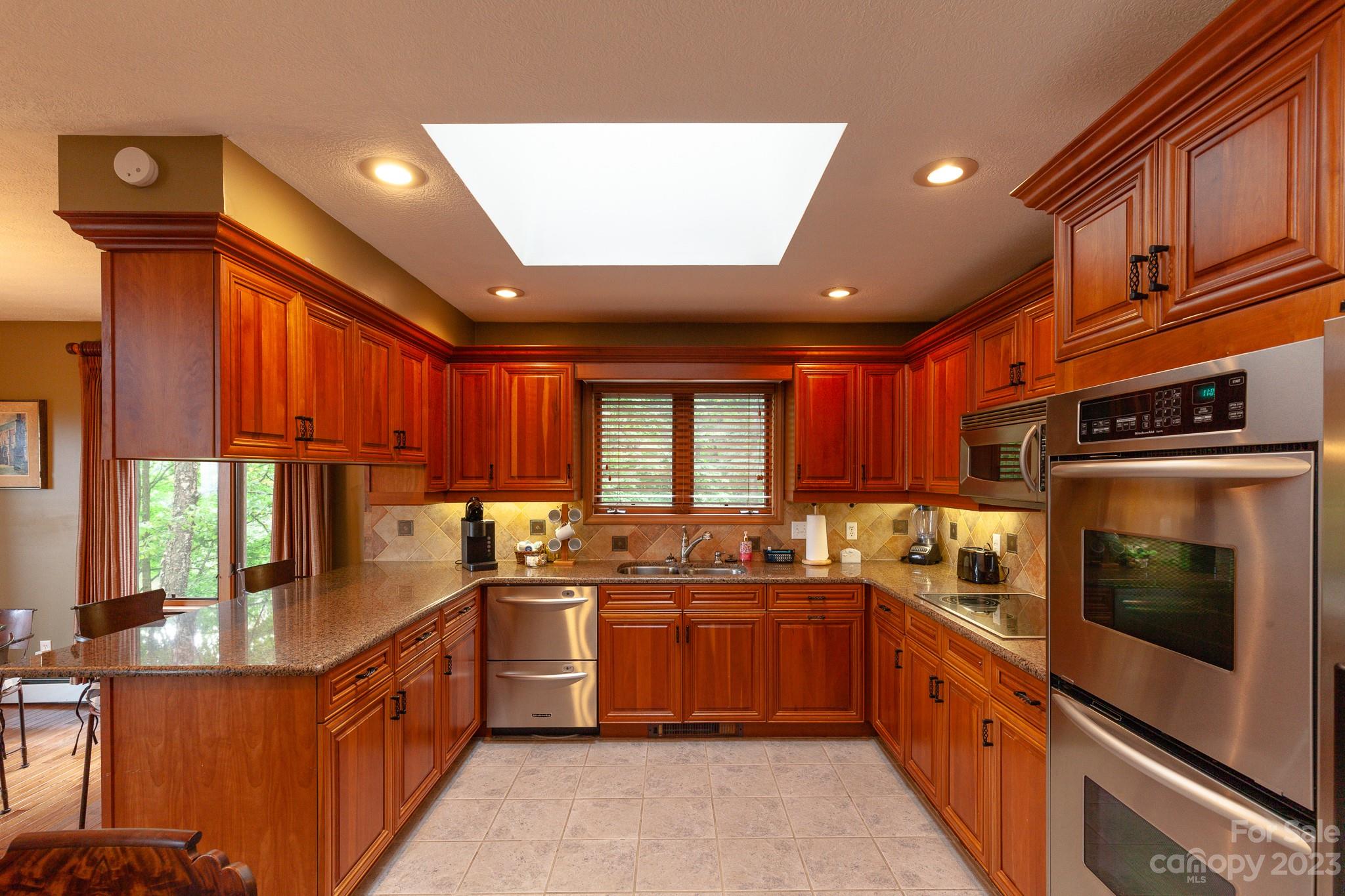 2520 Mountain Air thumbnail image 7