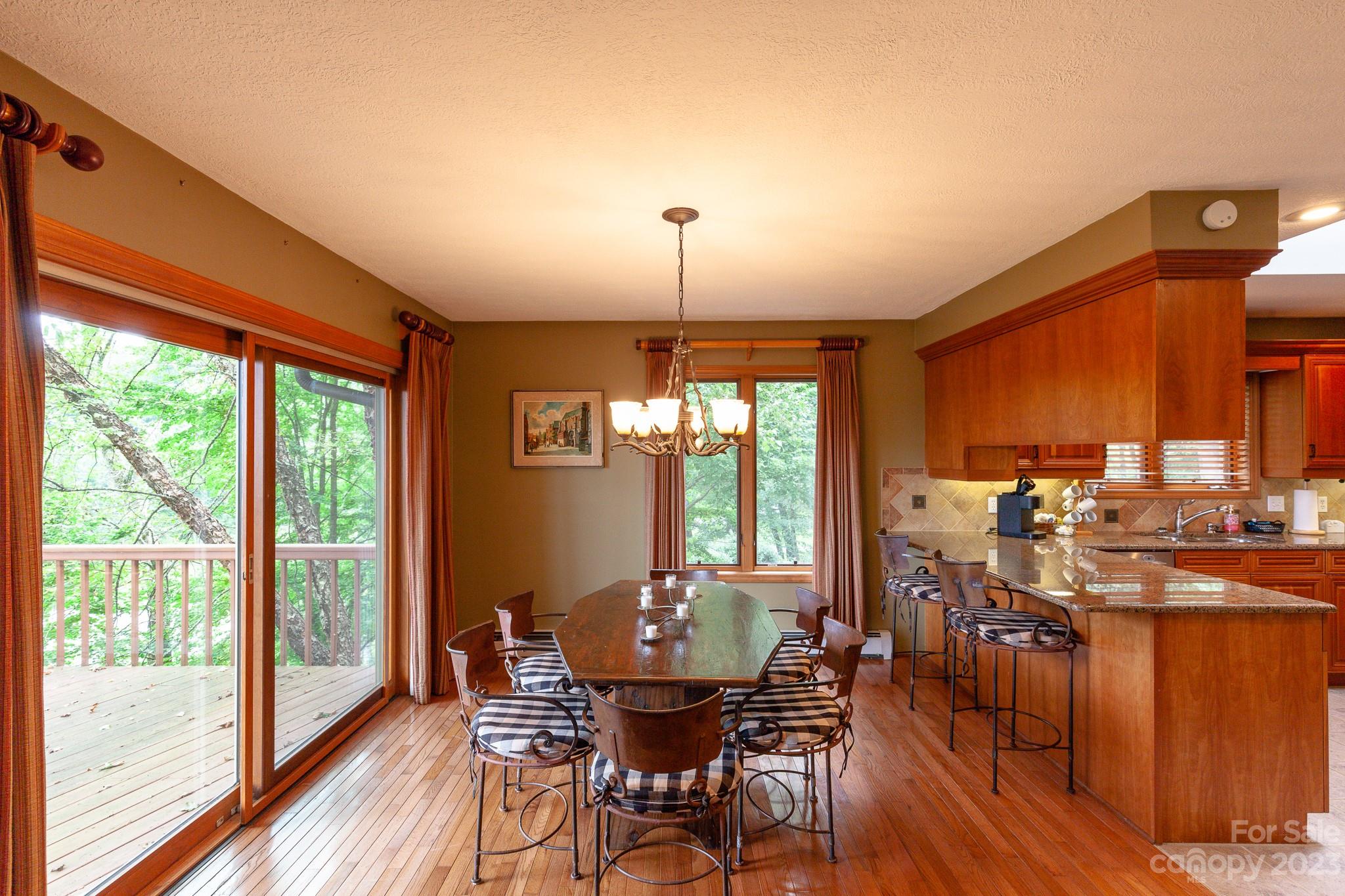 2520 Mountain Air thumbnail image 10