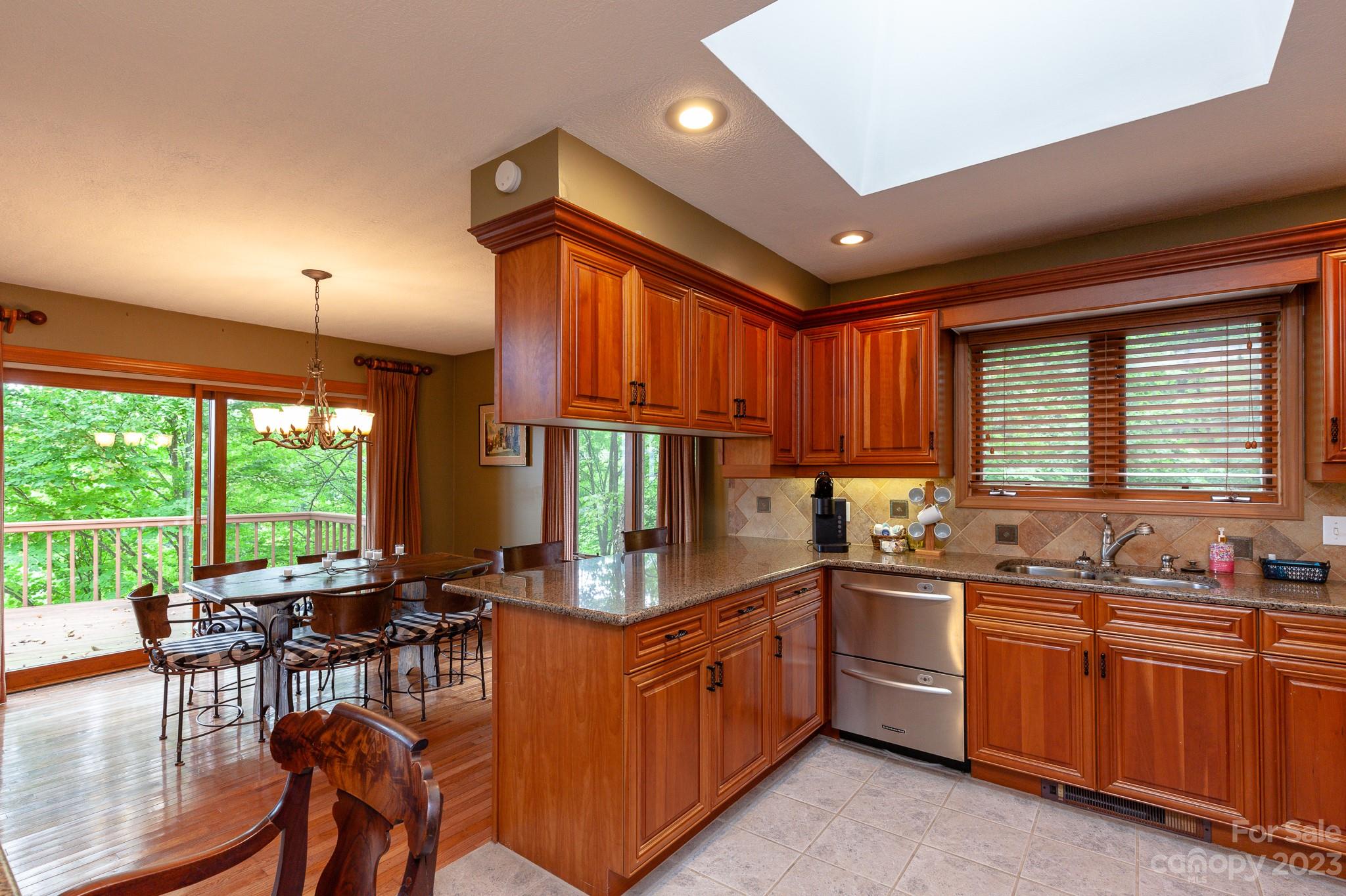 2520 Mountain Air thumbnail image 14