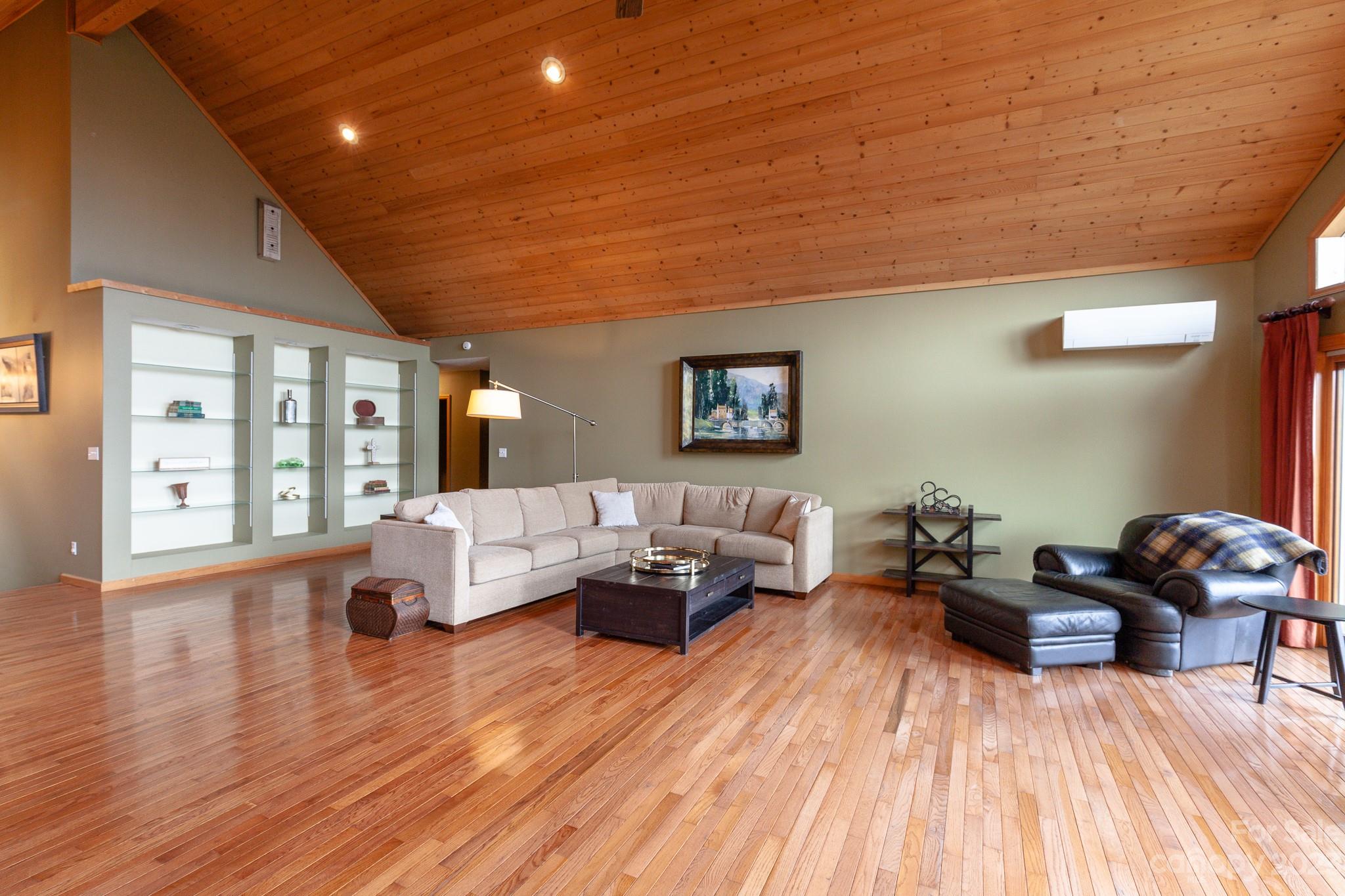 2520 Mountain Air thumbnail image 15