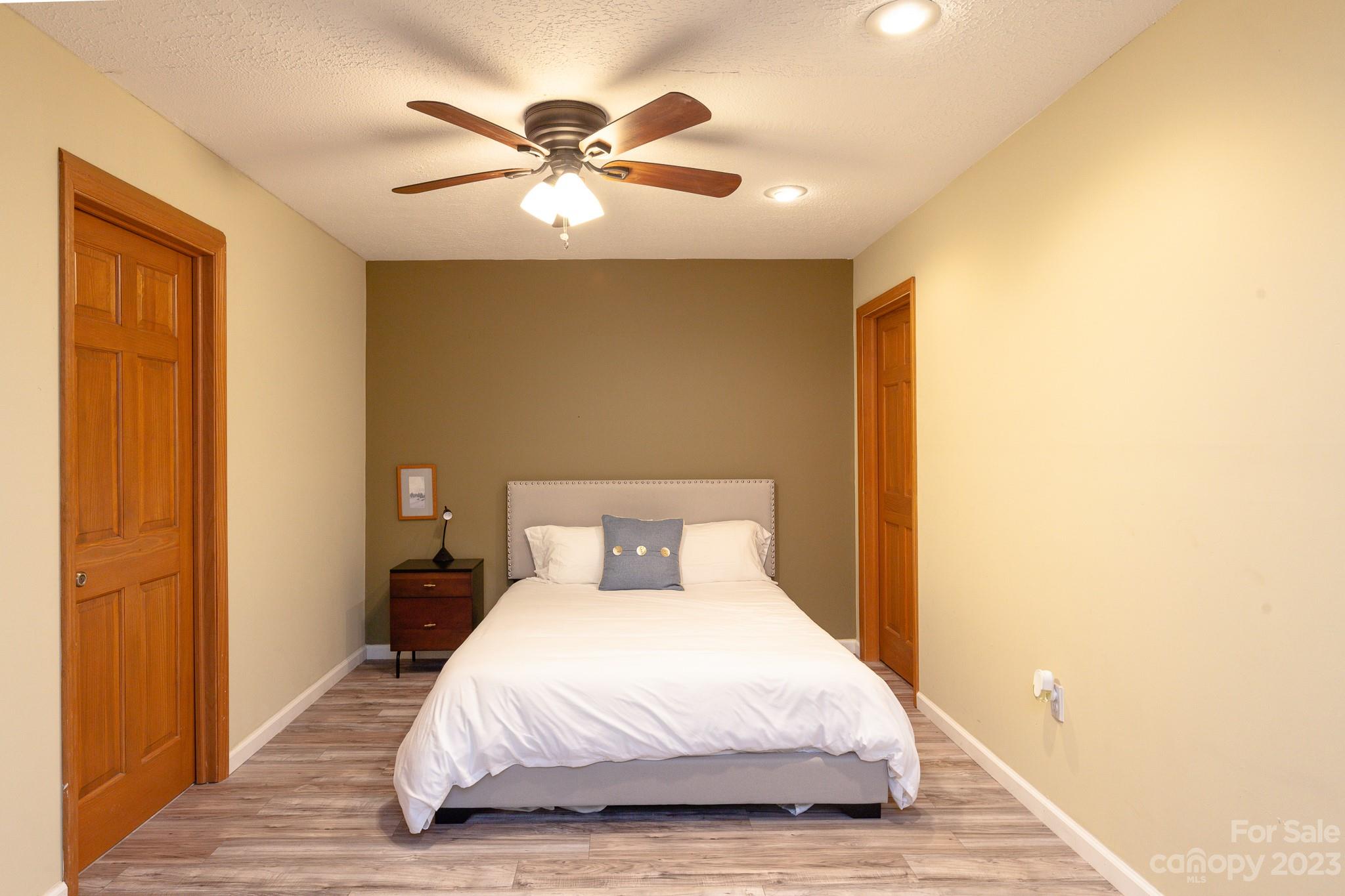 2520 Mountain Air thumbnail image 27