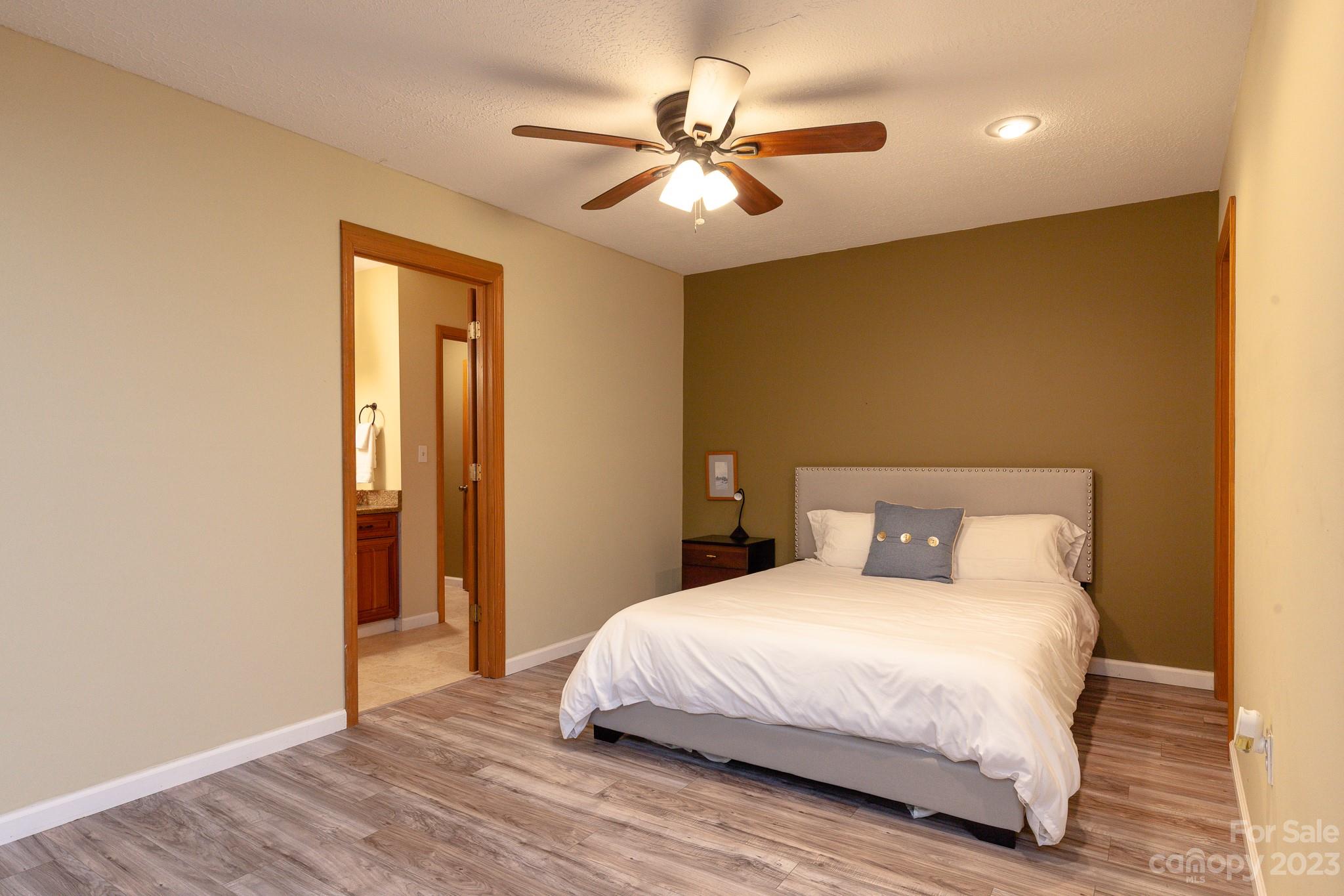 2520 Mountain Air thumbnail image 29