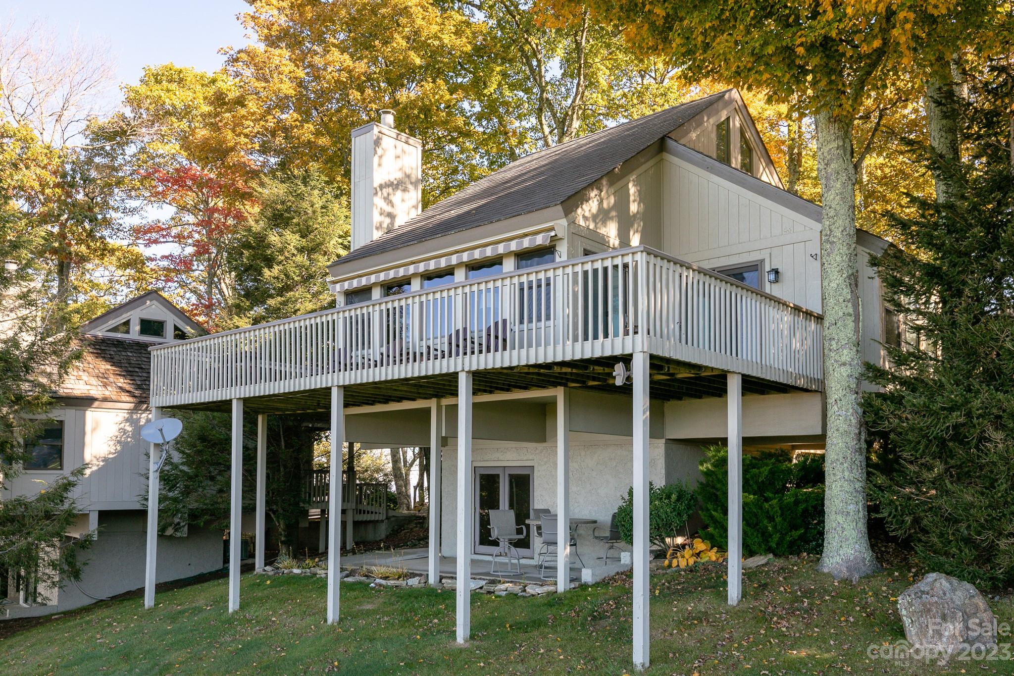 11 Lookout thumbnail image 2