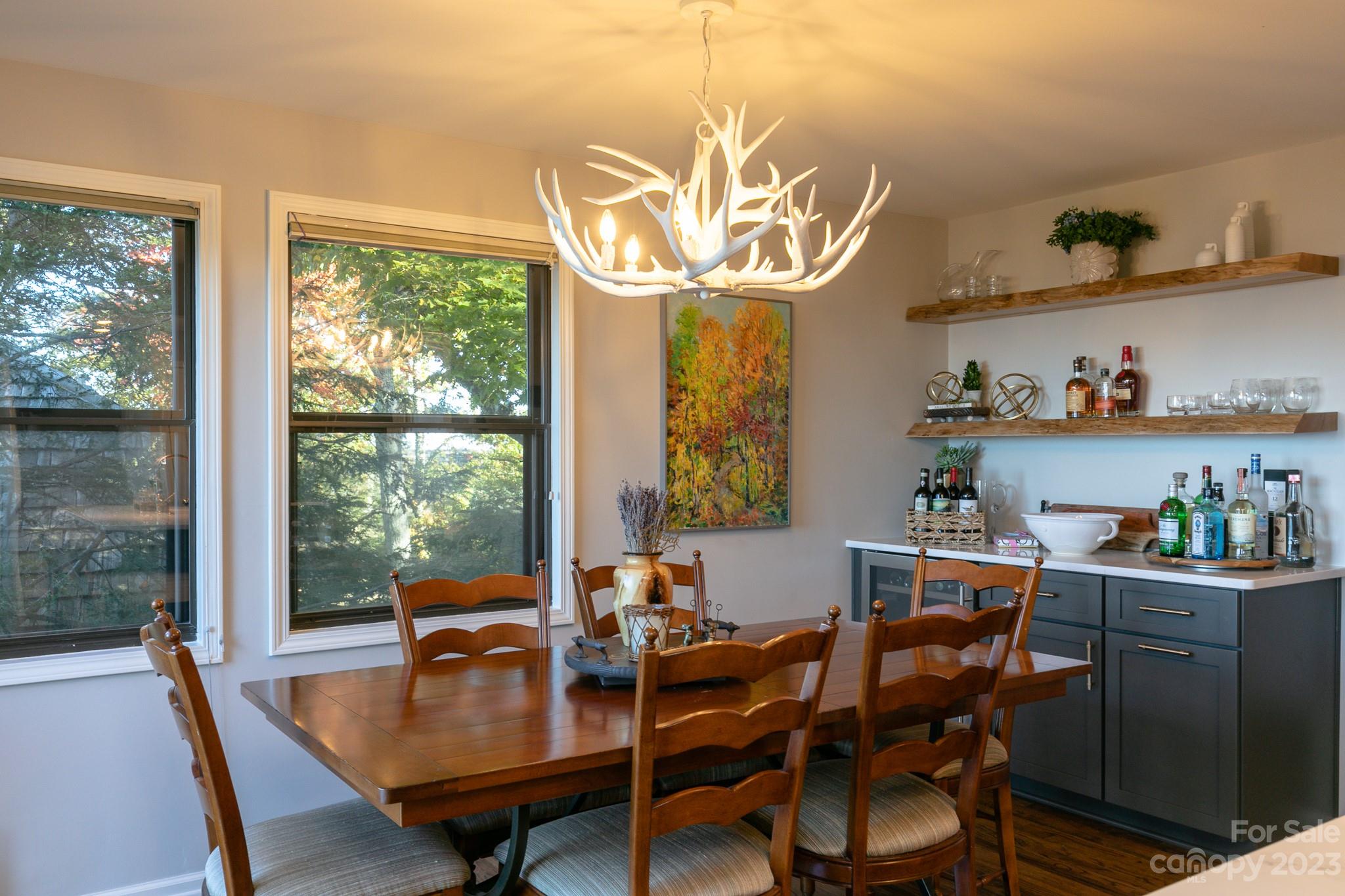 11 Lookout thumbnail image 10