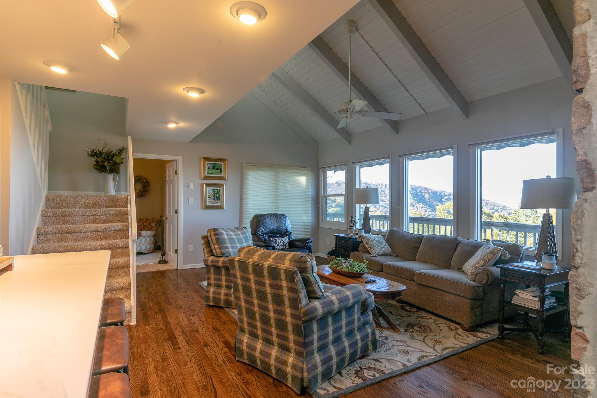 11 Lookout thumbnail image 14