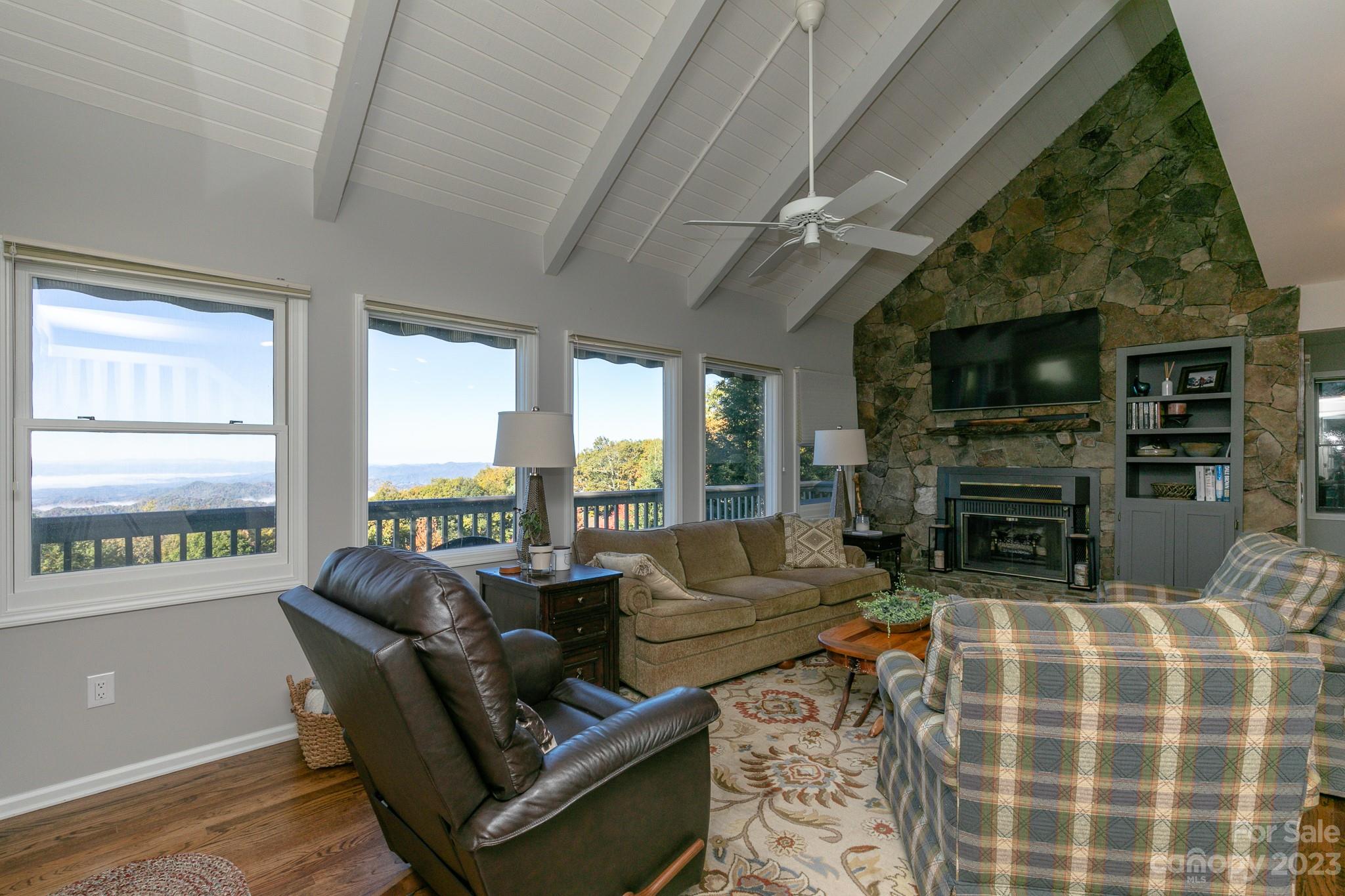 11 Lookout thumbnail image 15