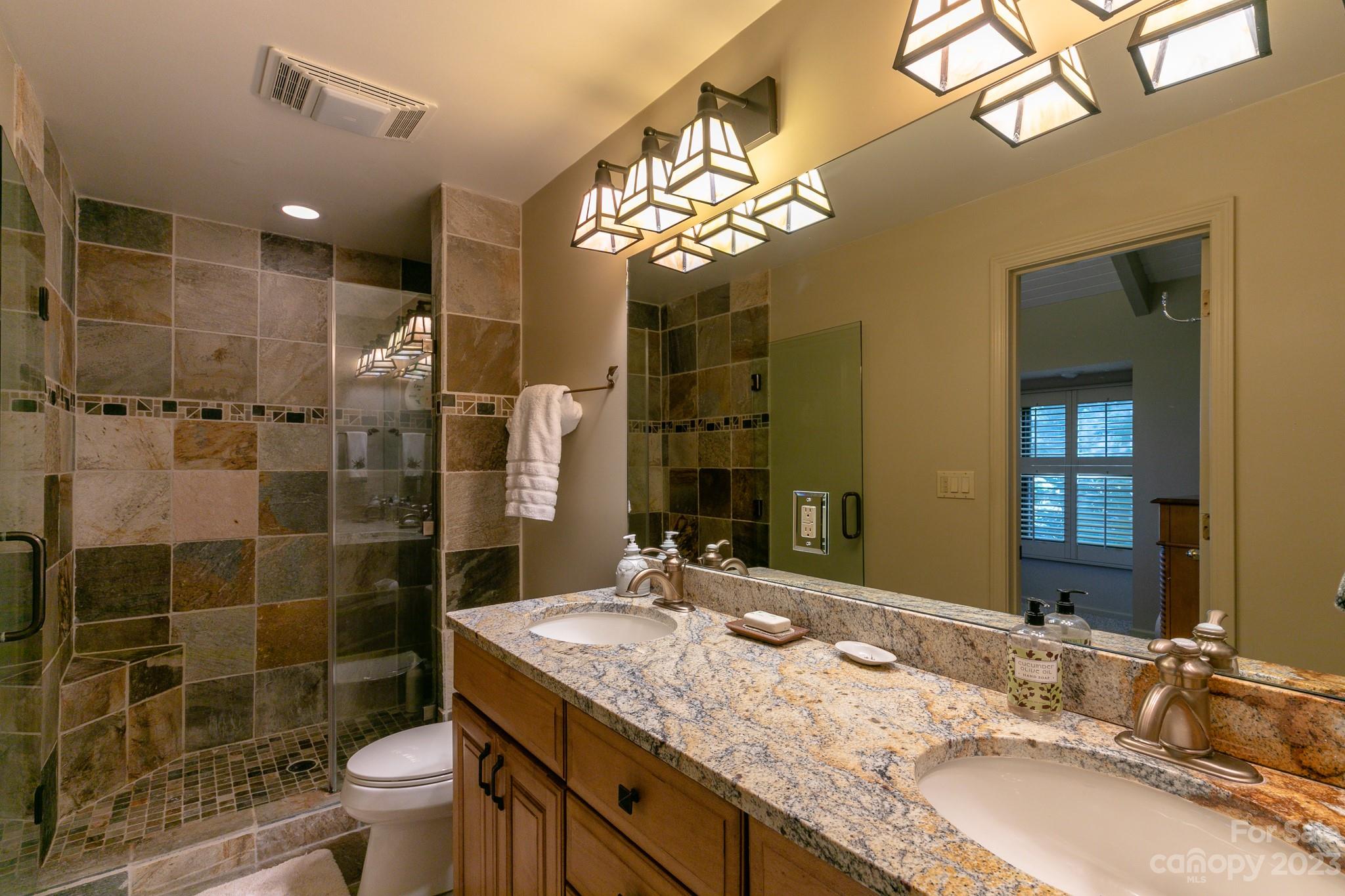 11 Lookout thumbnail image 21