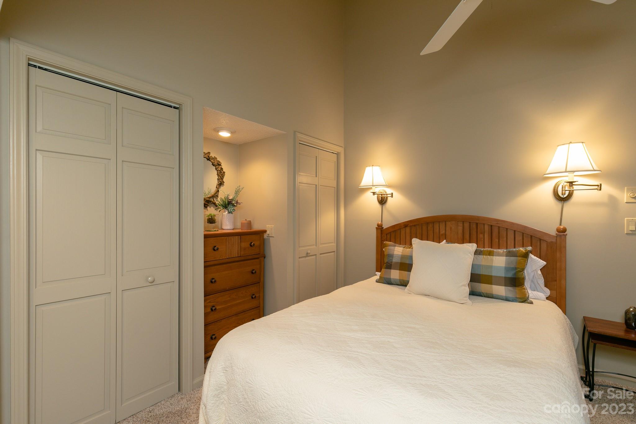 11 Lookout thumbnail image 23