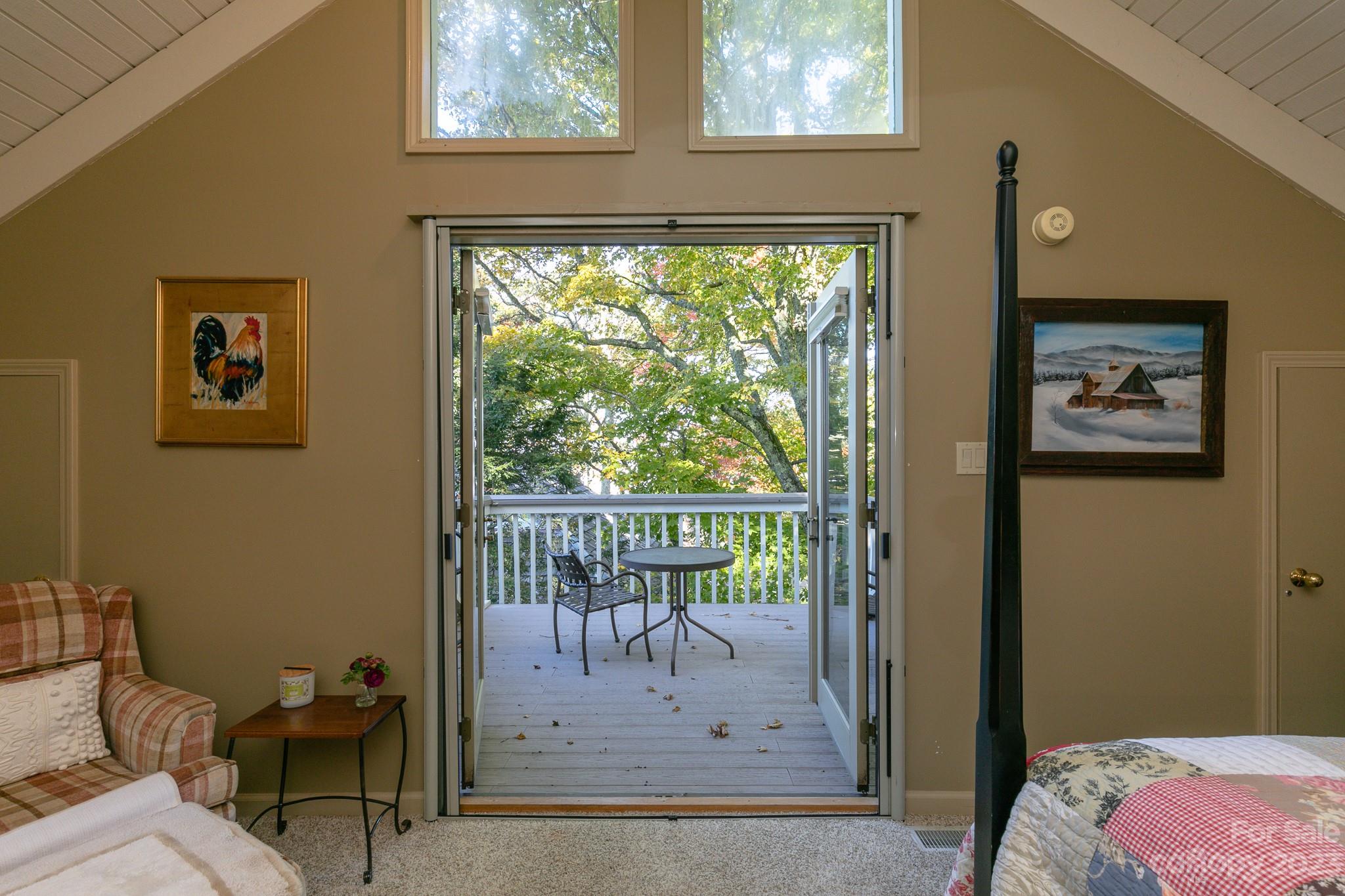 11 Lookout thumbnail image 27