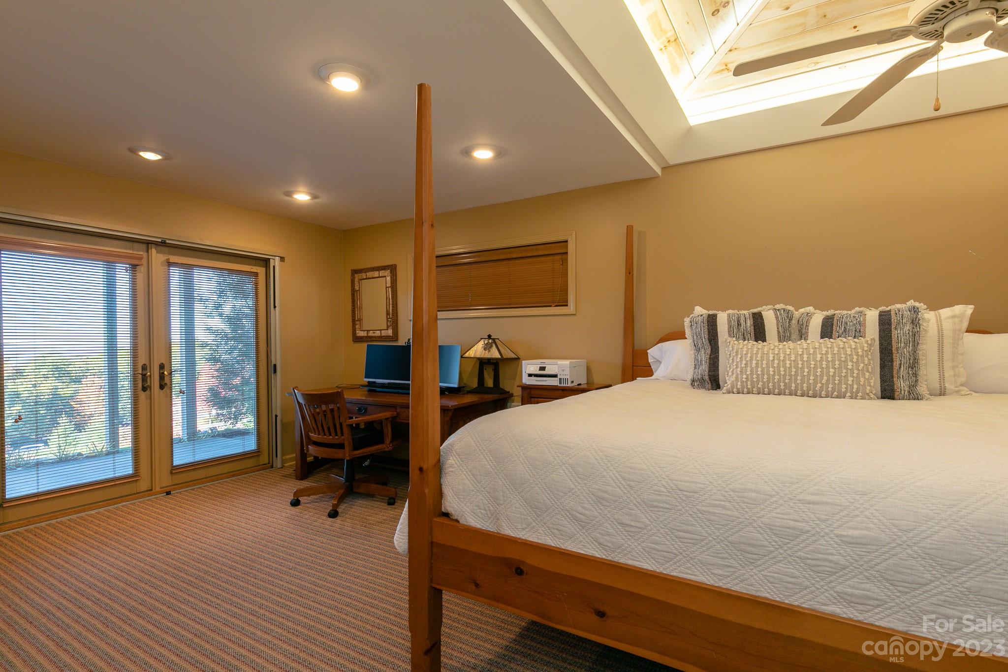 11 Lookout thumbnail image 29